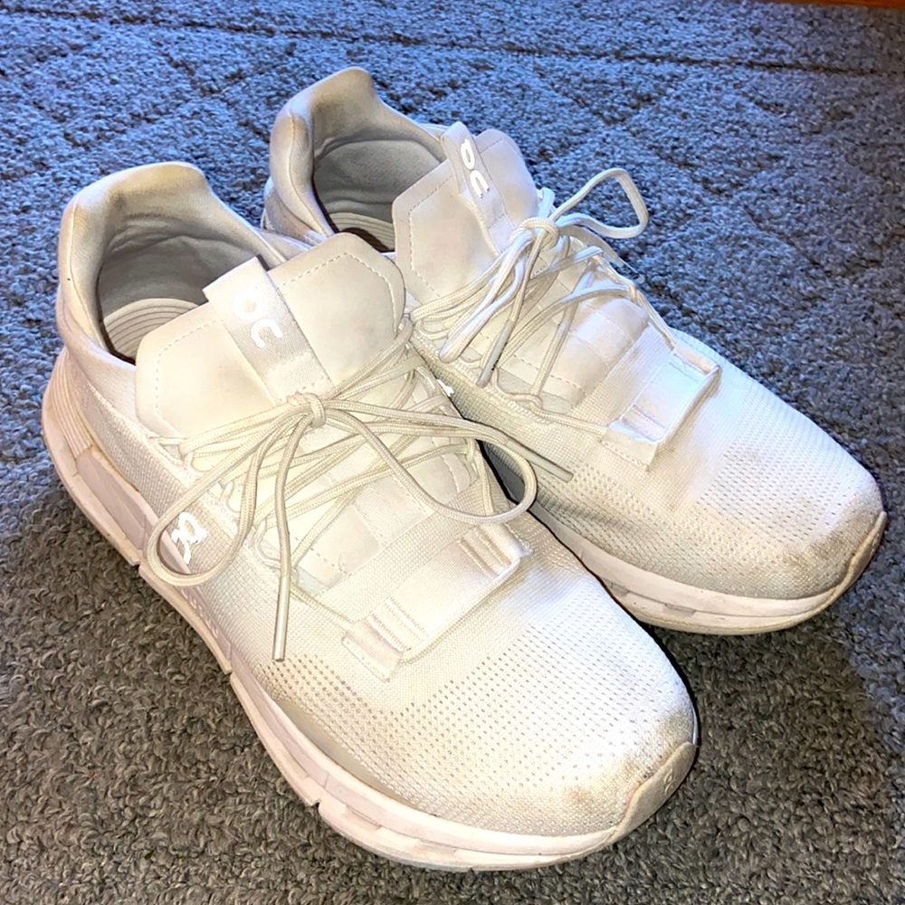 On Cloud Running Sneaker